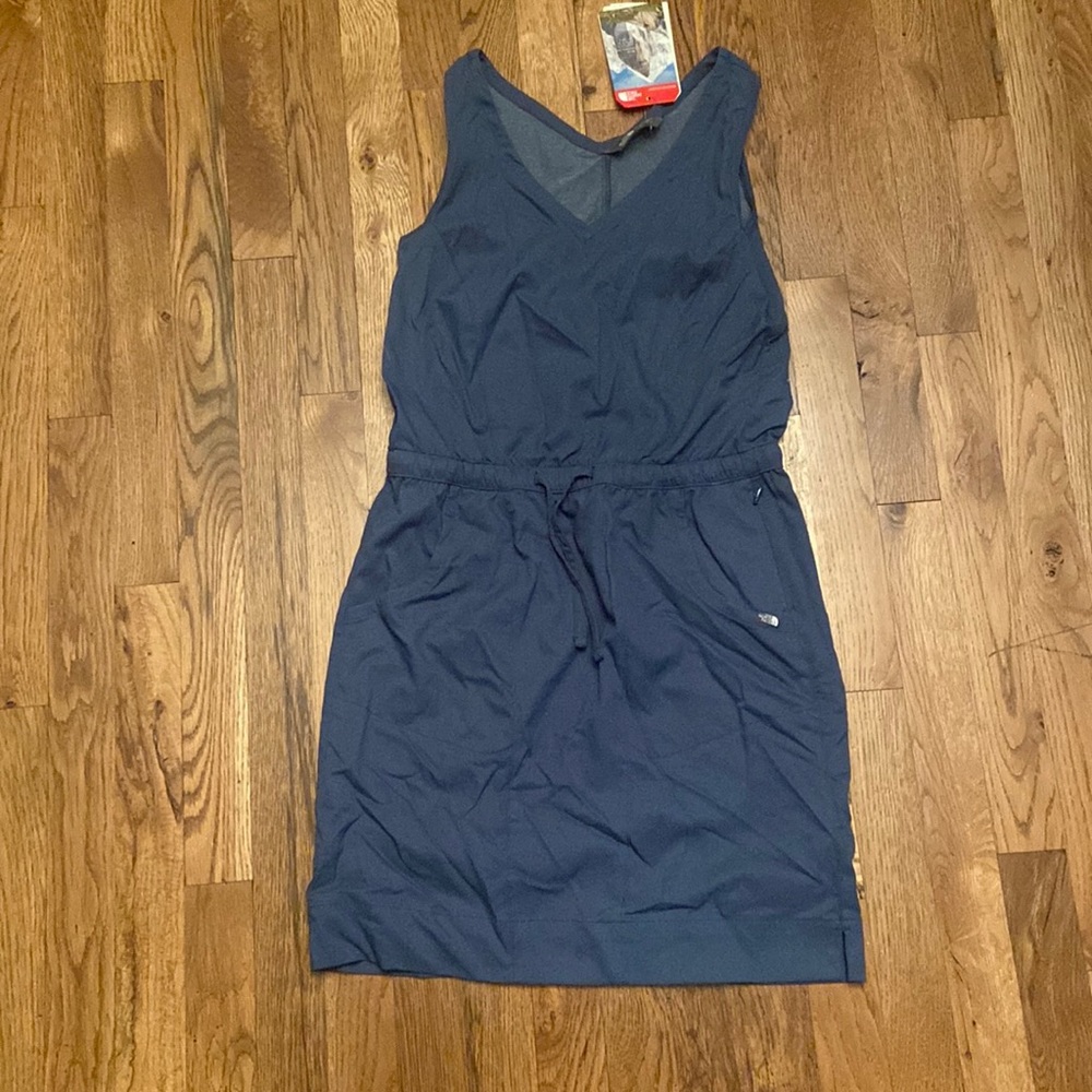 *NEVER WORN* The North Face “Aphrodite Dress” size: XS